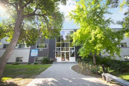1080 Moncton Avenue
